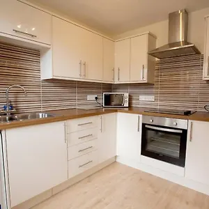 Apartment Centre Executive 2 Bed With Wifi & Parking, Aberdeen